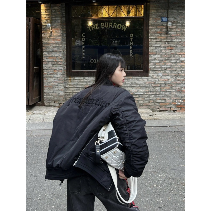 Áo khoác bomber streetwear logo thêu,phong cách đường phố