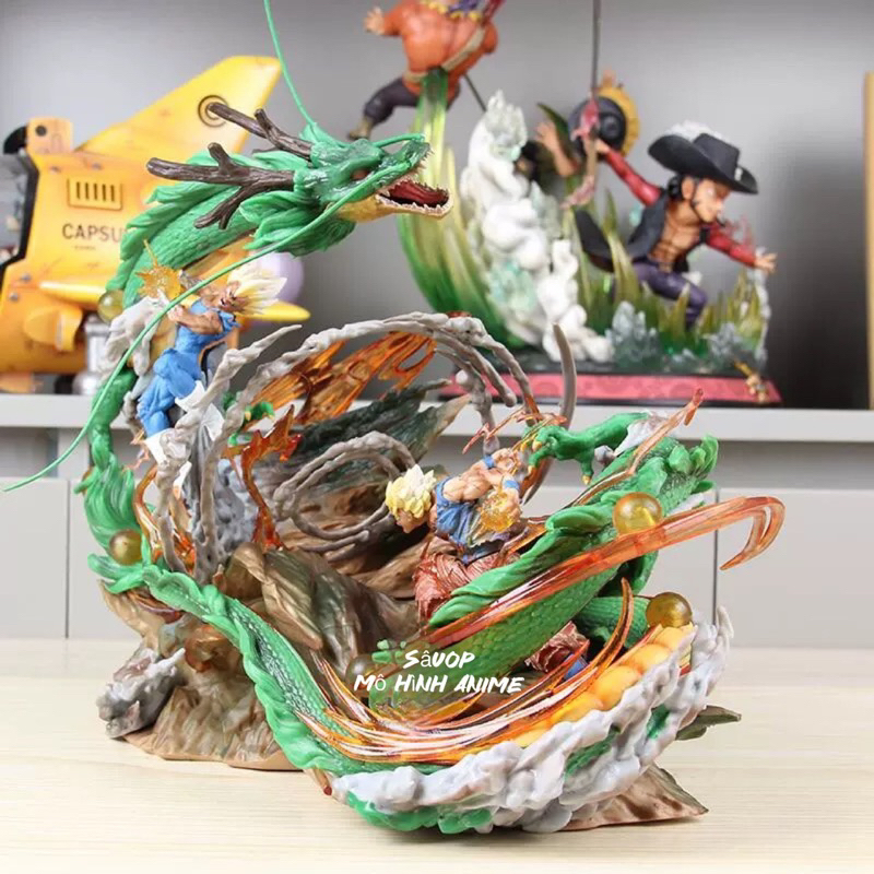 Tặng kèm led Mô hình Son goku và Vegeta đại chiến cao 35cm