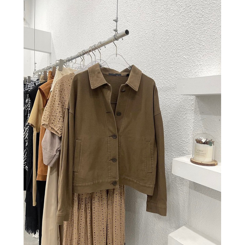 Áo khoác nâu Uniqlo
