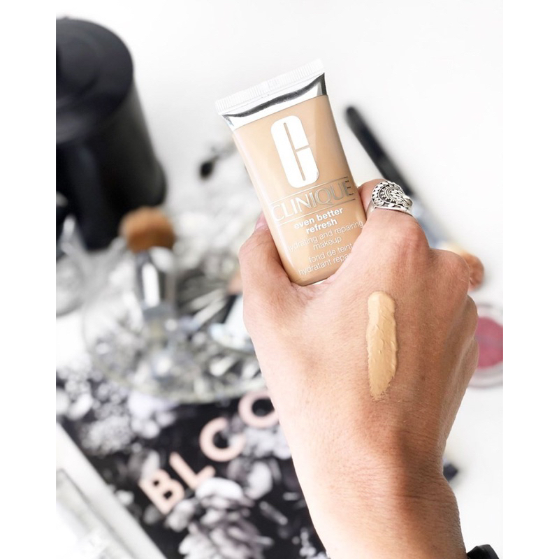 Pass kem nền clinique