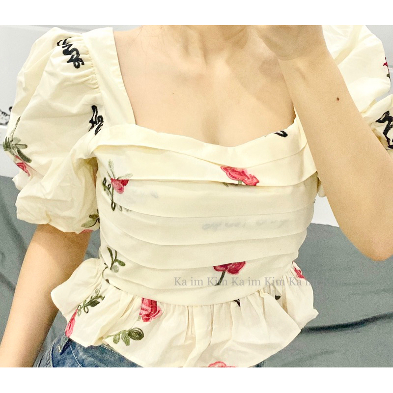 Áo Thêu Hoạ Tiết Lai Bèo - Form Croptop