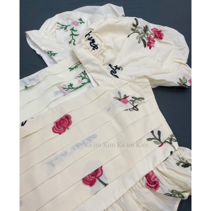 Áo Thêu Hoạ Tiết Lai Bèo - Form Croptop