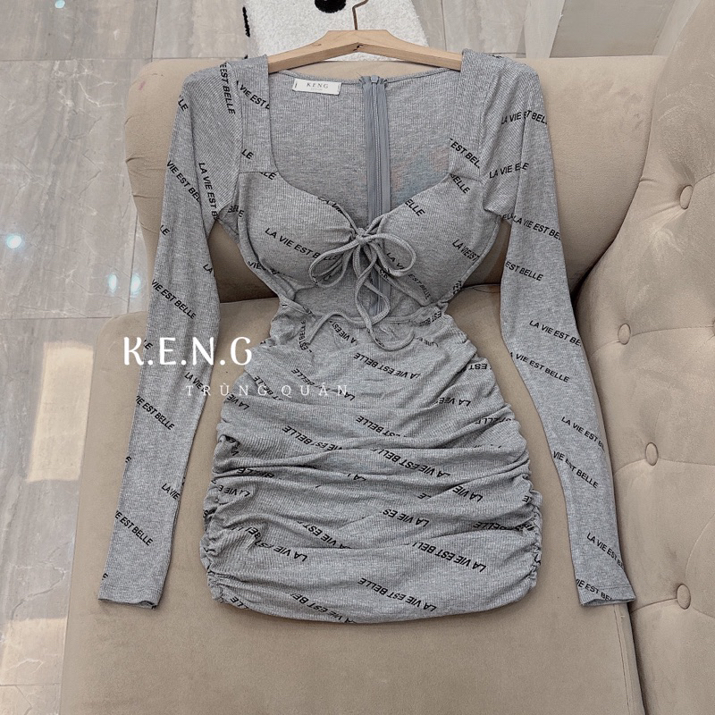 Đầm body phối hoạ tiết chữ siêu xinh