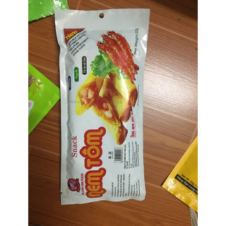 Snack nem tôm thơm ngon khó cưỡng