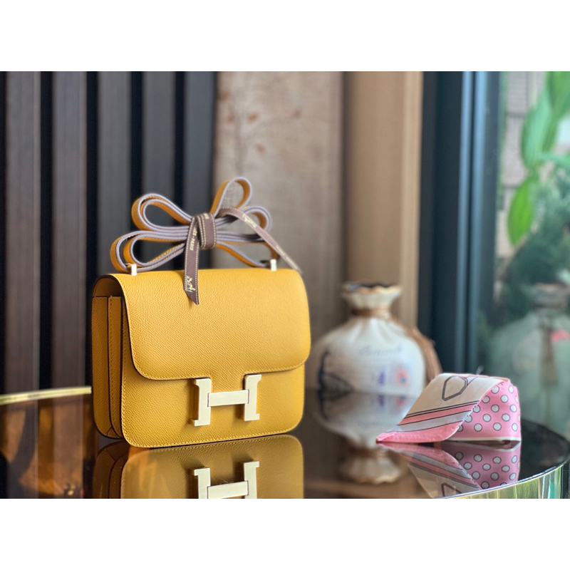 Túi đeo chéo HM Constance hàng nguyên bản size 18cm chất da bò