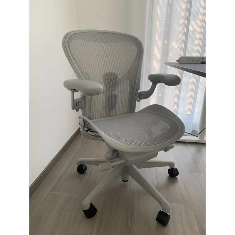 Ghế Công Thái Học Herman Miller Aeron 2 chất liệu cao cấp, siêu êm ái, bảo vệ tối đa cột s