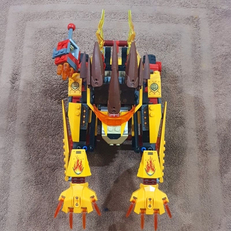 LEGO CHIMA XE CHIẾN ĐẤU LAVAL