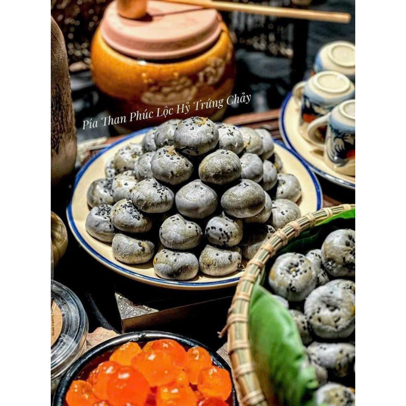 Bánh Pía Kim Sa Trứng Muối Than Tre hộp 300g