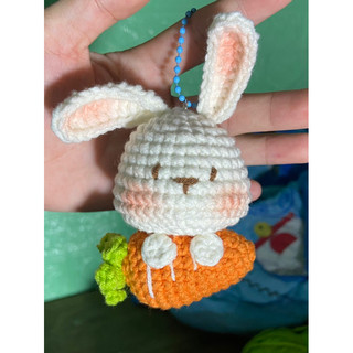 Móc khoá thỏ cà rốt bằng len handmade