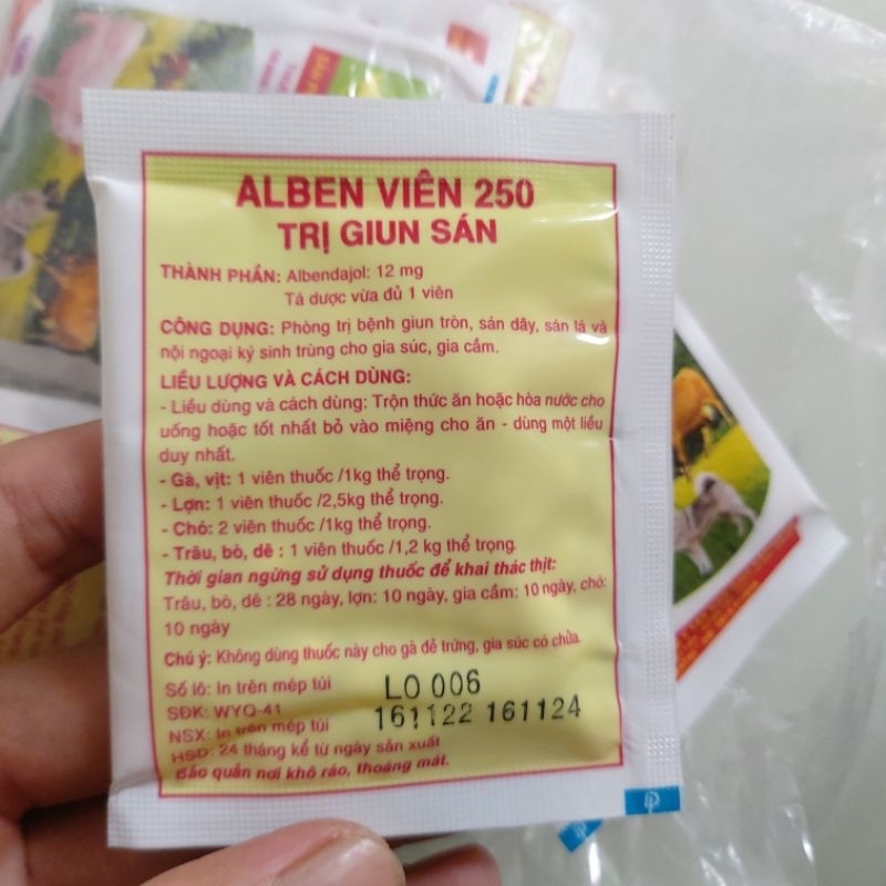 5 gói Tẩy giun sán. 1 gói có 50 viên cho gà. chim cảnh