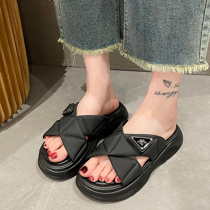 Dép Nữ Sandal  Dép Quai Chéo Thời Trang Phong cách Hàn Quốc siêu nhẹ chống trơn trượt - QUNA JIA