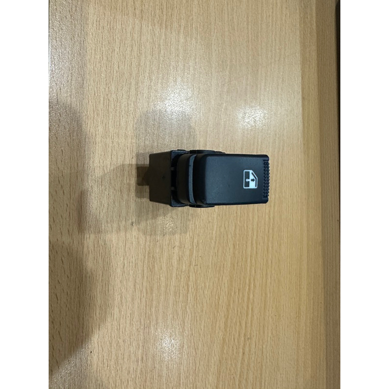 Công tắc lên xuống kính đơn Hyundai Getz