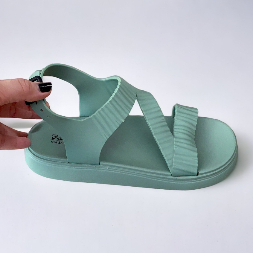 Giày Sandal Nữ Quai Chéo Chữ Z Chống Nước Cao Su Êm Chân Đi Học Đi Mưa Đi Chơi - iDÉP GL091