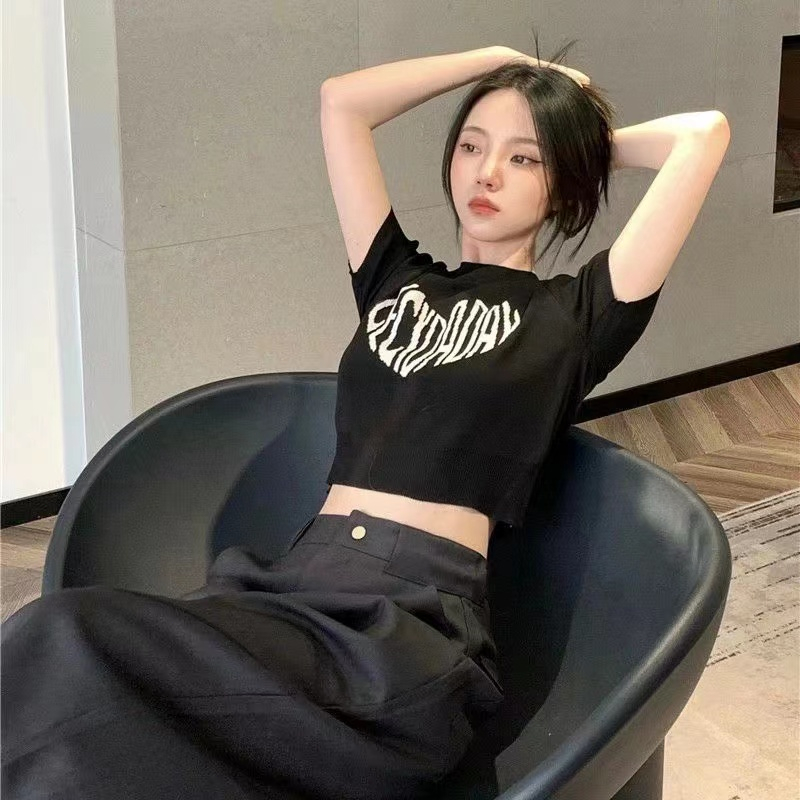 GgFashion Áo thun đan kim cổ tròn, tay ngắn, thêu hình chữ cái trái tim dễ thương