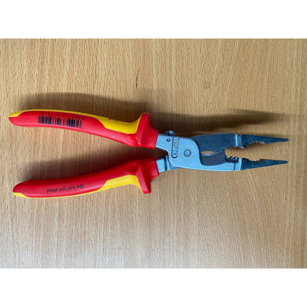 KỀM LẮP ĐIỆN ĐA NĂNG KNIPEX CÁCH ĐIỆN 1000V DÀI 200 MM 13 86 200