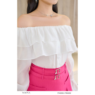 Áo trễ vai trắng xếp tầng chất tơ nhăn YOONA - YT4S002