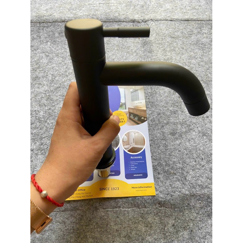 Vòi lavabo lạnh inox 304 sơn tĩnh điện đen cao 20cm mỏ cong