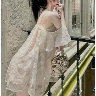 Đầm voan nude ren hoa cổ yếm bèo rớt tay