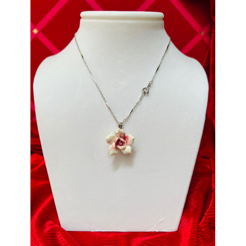 Thanh lý dây chuyền ngắn màu trắng