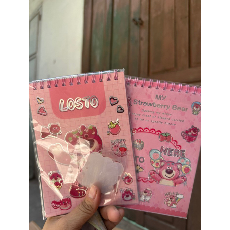 Sổ hình dán gấu dâu
