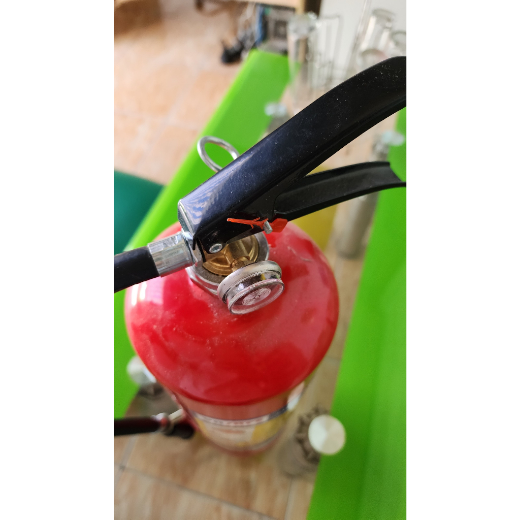 Bình chữa cháy bột 4kg có đồng hồ đo áp suất trong bình – MFZ4 nhập khẩu chính hãng,đạt tiêu chuẩn PCCC