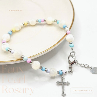 Vòng mân côi Pastel Faux Pearl đính thánh giá mạ vàng thiết kế handmade MOONGEM, phụ kiện quà tặng Công Giáo