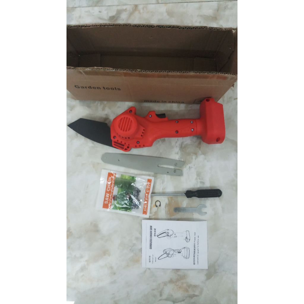 Thân máy cưa xích chạy pin ,cắt cành cây dùng chung chân pin makita