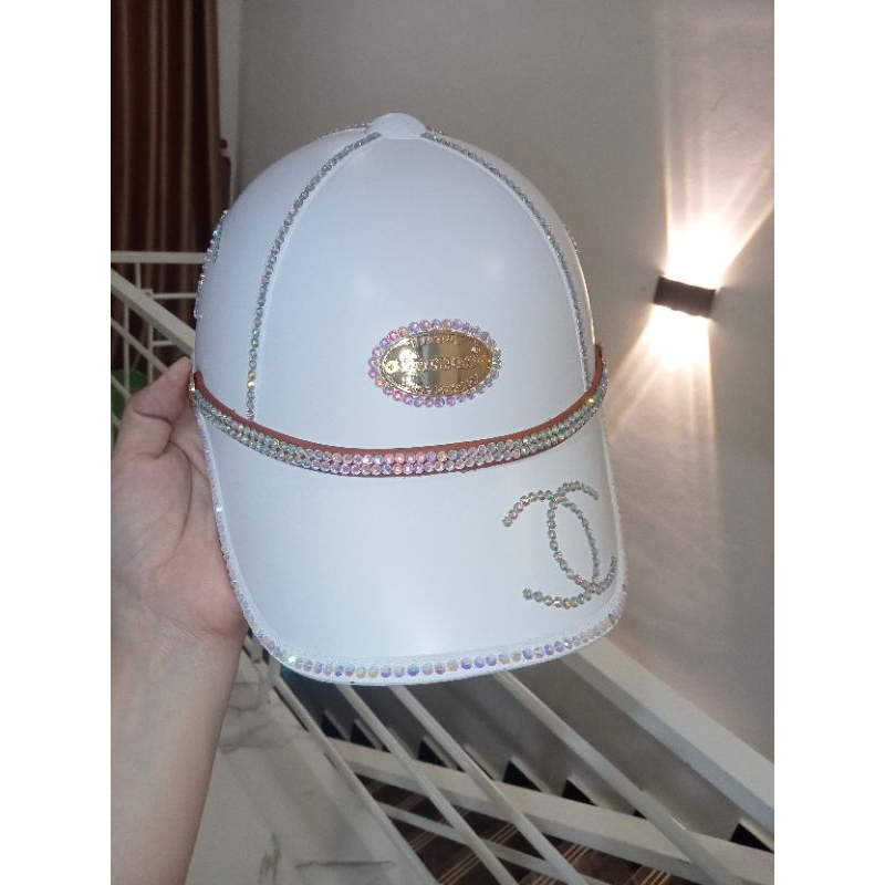 Nón bảo hiểm đính đá thủ công theo yêu cầu