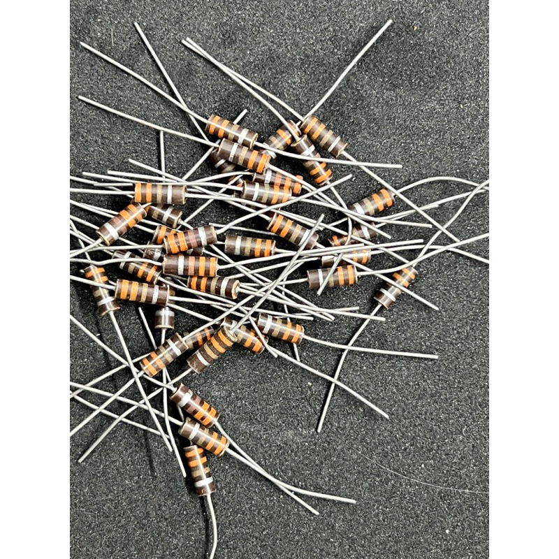 Điện trở Màng Carbon 330R 1/2w