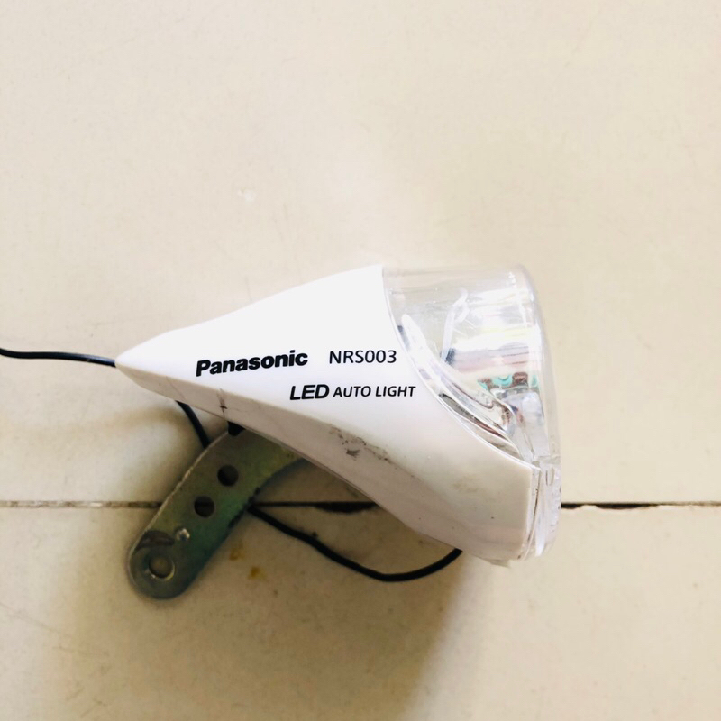 Đèn xe đạp, Đèn năng lượng Panasonic có cảm biến thích hợp với đùm năng lượng dynamo