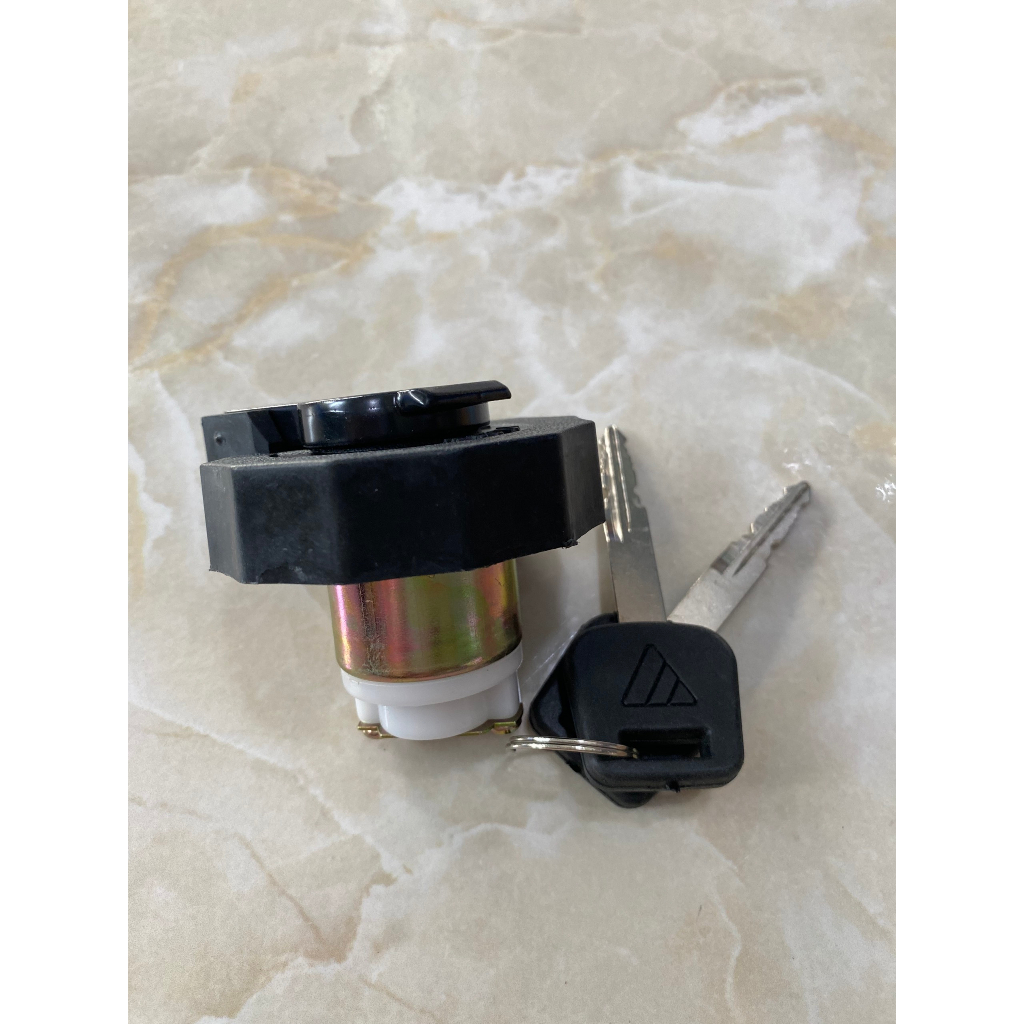 NẮP BÌNH DẦU ISUZU QKR230, QKR270, QKR91PS 1T9, NKR,NHR HÀNG CHUẨN