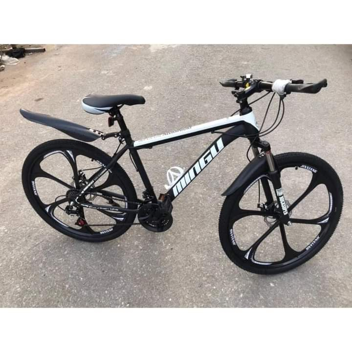 Xe đạp Mingu bánh 26inch ,đầy đủ màu sắc có kèm chắn bùn, còi, đèn phản quang, kệ để bình nước