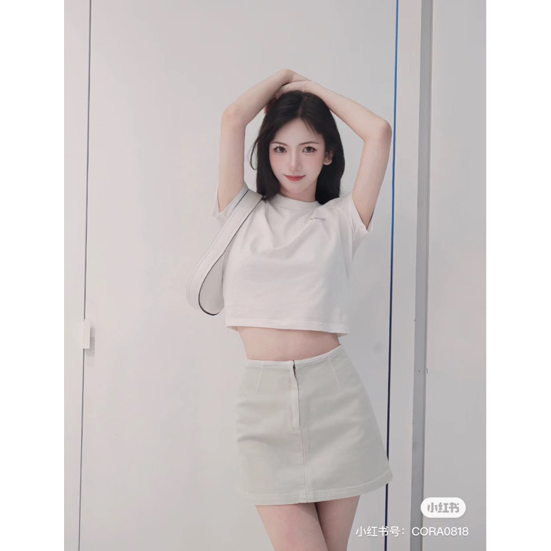 Áo Croptop lửng CK Jennie mang màu tím , đen , trắng bản cao cấp chất mát