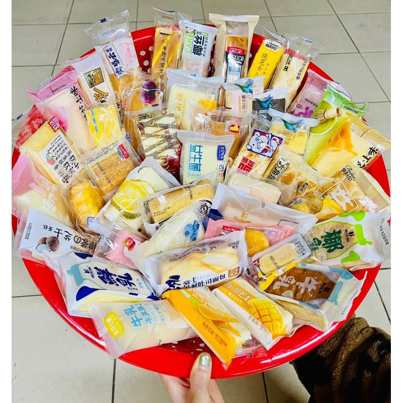 Bánh mix Đài Loan thùng 2kg ko trùng vị date từ 28 ngày -2 tháng