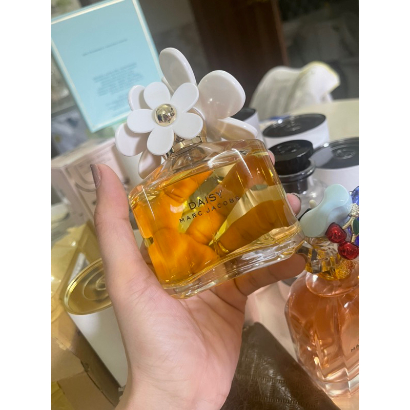 Nước Hoa Đấu Giá