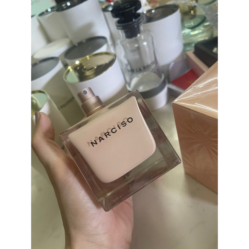 Nước Hoa Đấu Giá