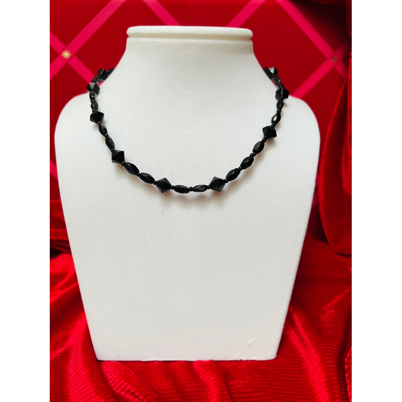 Thanh lý dây chuyền ngắn hạt nhựa