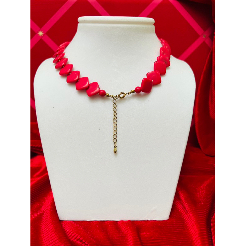 Thanh lý dây chuyền ngắn hạt nhựa