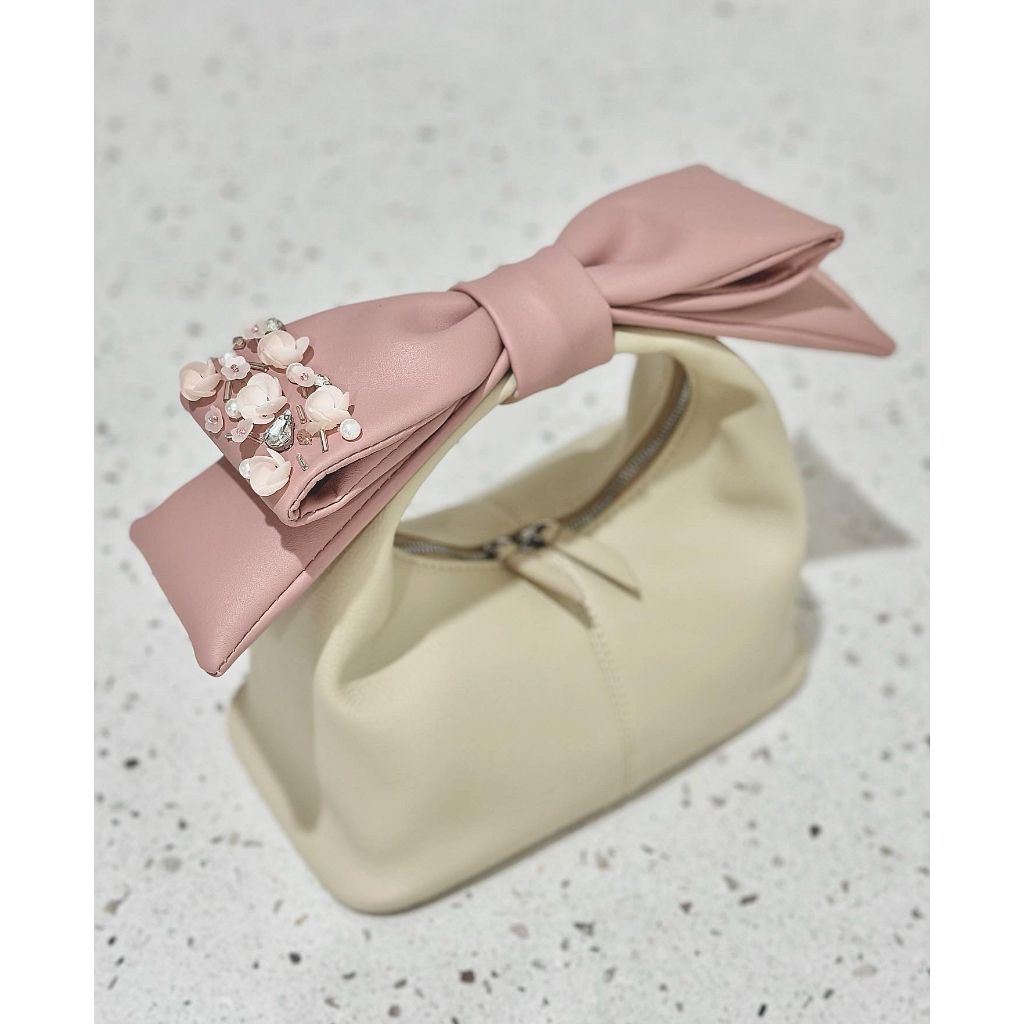 Túi Chow bag Hérisson màu kem + nơ hồng bản xách tay