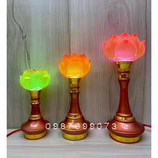 Một cặp đèn thờ búp sen bông vàng lưu ly đổi màu