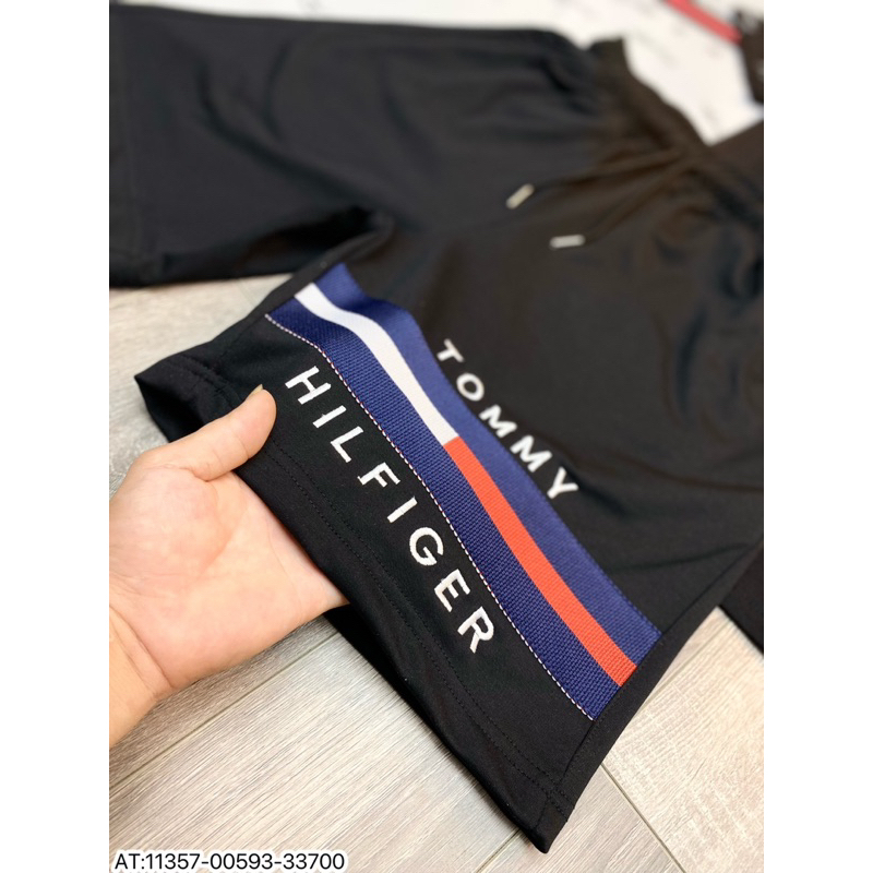 Bộ Cộc Tay Tommy Chữ Kí Phiên Bản Mới Nhất 2023 -Bộ Tommy Thêu Phong Cách Boy Phố Chất Cotton Co GiãN siêu HOT