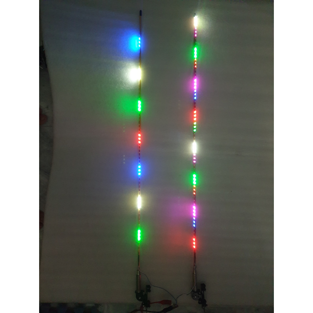 Ăng ten nháy đuổi. Râu đèn led nháy 7 màu trang trí ô tô dài 70cm-1 mét.gắn nóc cabin xe tải