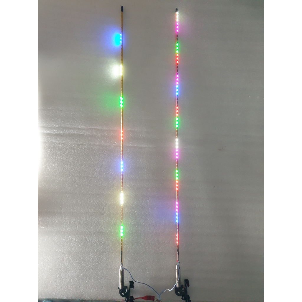 Ăng ten nháy đuổi. Râu đèn led nháy 7 màu trang trí ô tô dài 70cm-1 mét.gắn nóc cabin xe tải