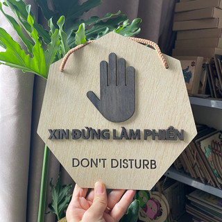 Bảng gỗ Xin đừng làm phiền treo cửa phòng ngủ phòng làm việc tặng móc treo