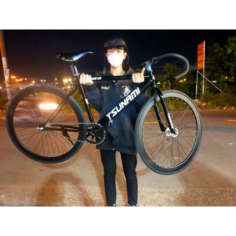 Xe đạp Fixed Gear màu đen bóng