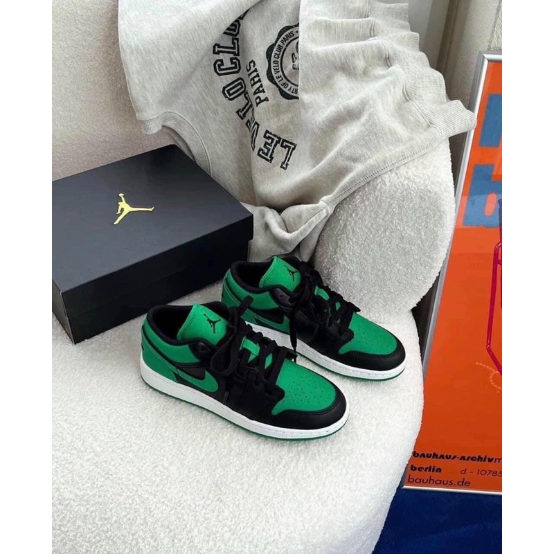 Giầy thể thao Ni.ke Air Jordan 1 Low Lucky 553560 065 Authentic Nhật bản