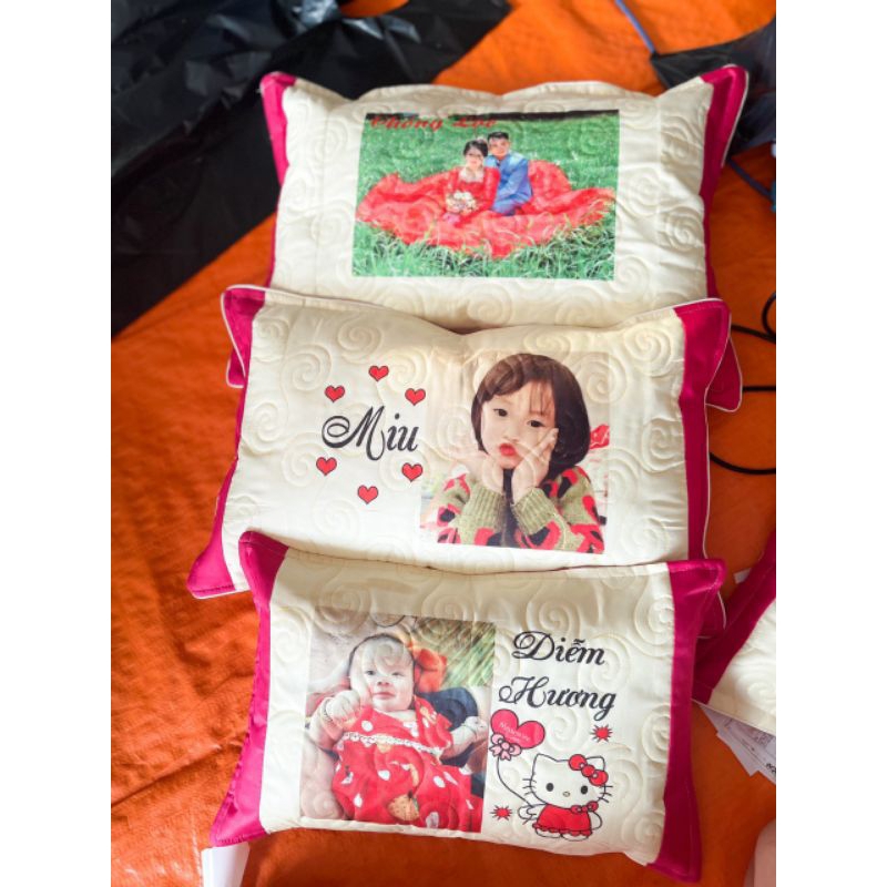 Gối in tên bé in hình theo yêu cầu khách  35*50cm