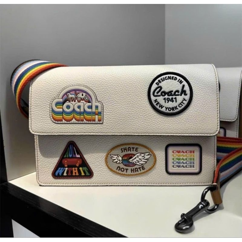 COACH Turner Flap Crossbody With Patches💥đeo chéo cực sang