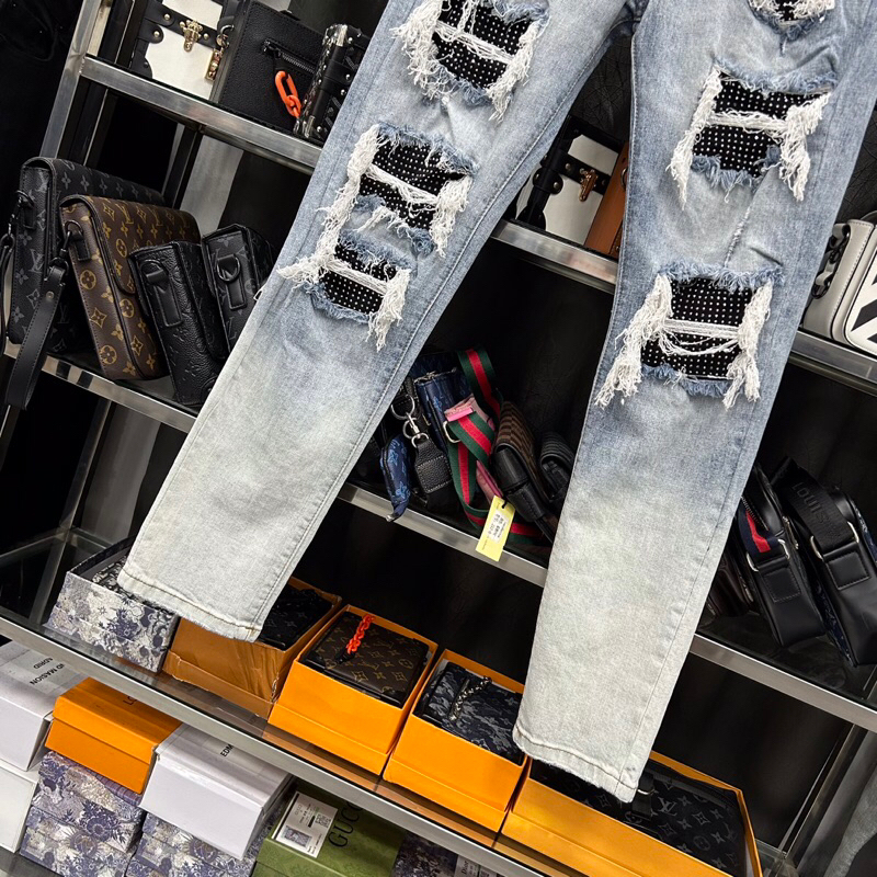 Quần jean xanh đính đá 4 cúc wash rách tua,quần bò amiri loang ống chân đính đá khâu viền phong cách boy phố