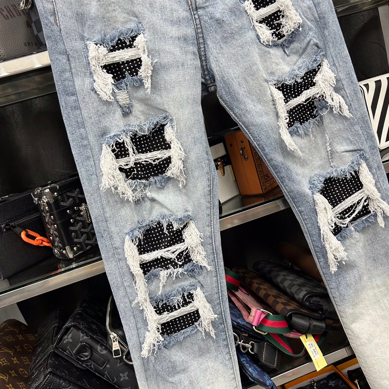 Quần jean xanh đính đá 4 cúc wash rách tua,quần bò amiri loang ống chân đính đá khâu viền phong cách boy phố